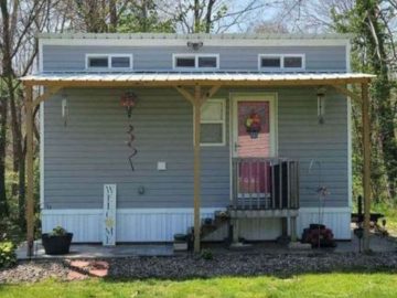 Featured Image of 20’ Tiny House with Two Lofts For Just $30k