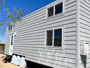 Featured Image of 30’ Modern Tiny House on Wheels is Stylish, Turnkey Ready