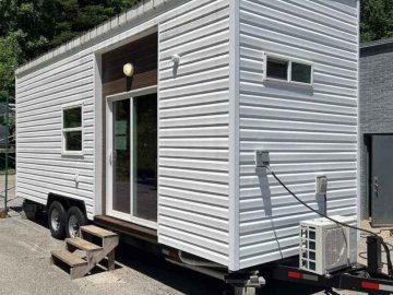 Featured Image of Spacious Tiny House with Two Lofts For Less Than $40k