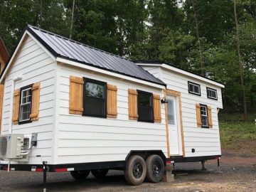 Featured Img of 26’ Timber Framed Tiny House is Ready to Move Into!