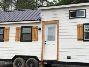 cropped-26-Timber-Framed-Tiny-House-is-Ready-to-Move-Into_-15.jpg