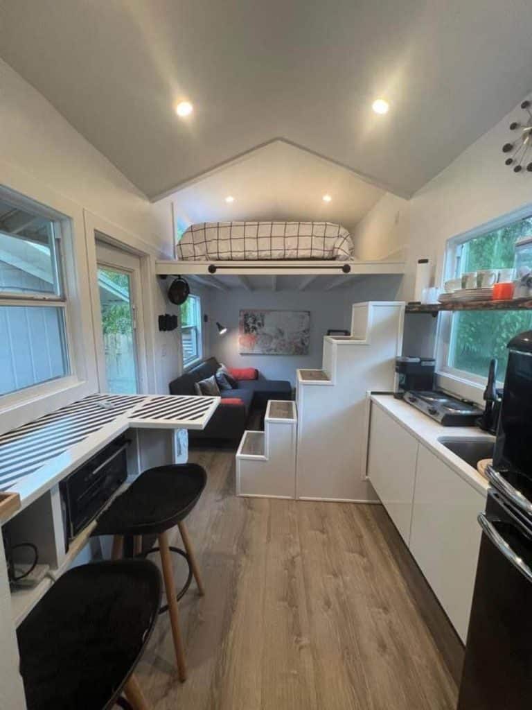 20' Trendy Tiny Home Flaunts Interiors Designed by a Local Artist ...