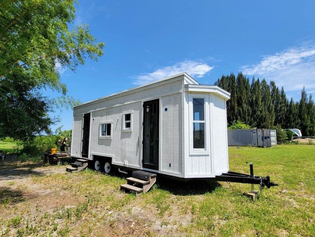 Stunning exterior of 200 sq ft Charming Tiny House