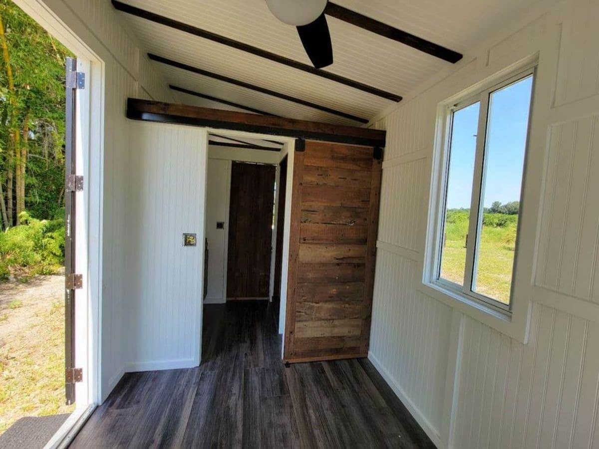 Stunning designed interiors of 200 sq ft Charming Tiny House is a perfect beach house!
