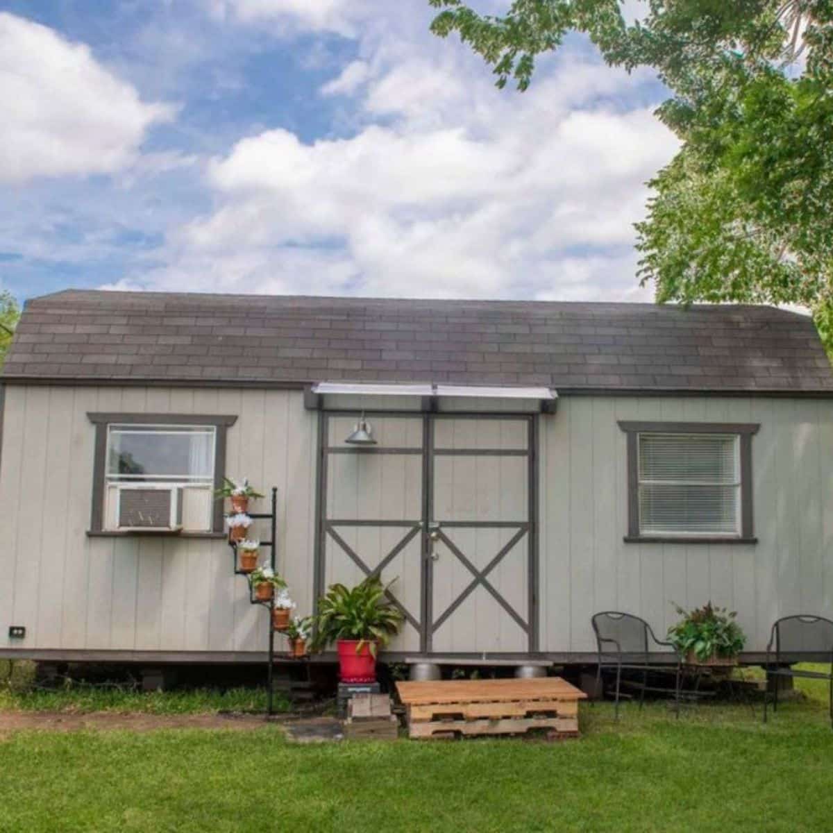 Modern 24' Tiny House with Two Bedrooms Priced Below $50k - Tiny Houses