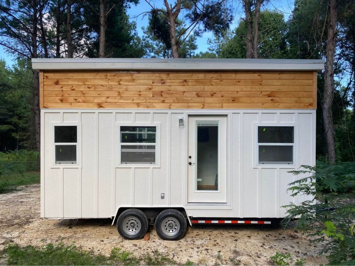 Classic white color Towable tiny house is another variants