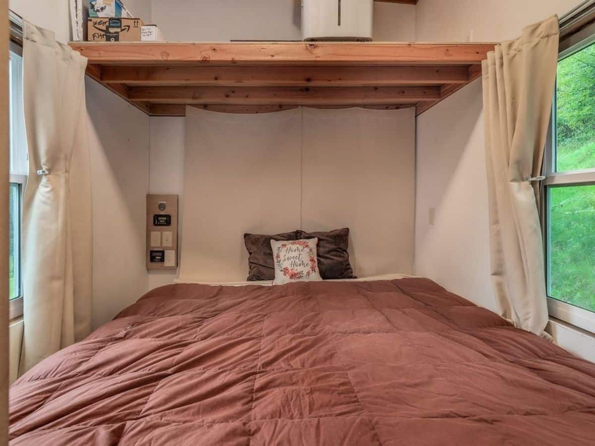 Comfortable murphy bed in main floor bedroom