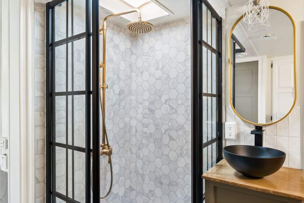 Super stylish shower eare with glass door