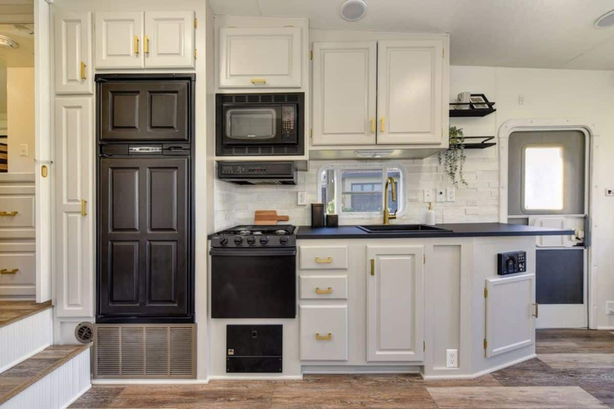 Wonderful kitchen with all the appliances and storage cabinets
