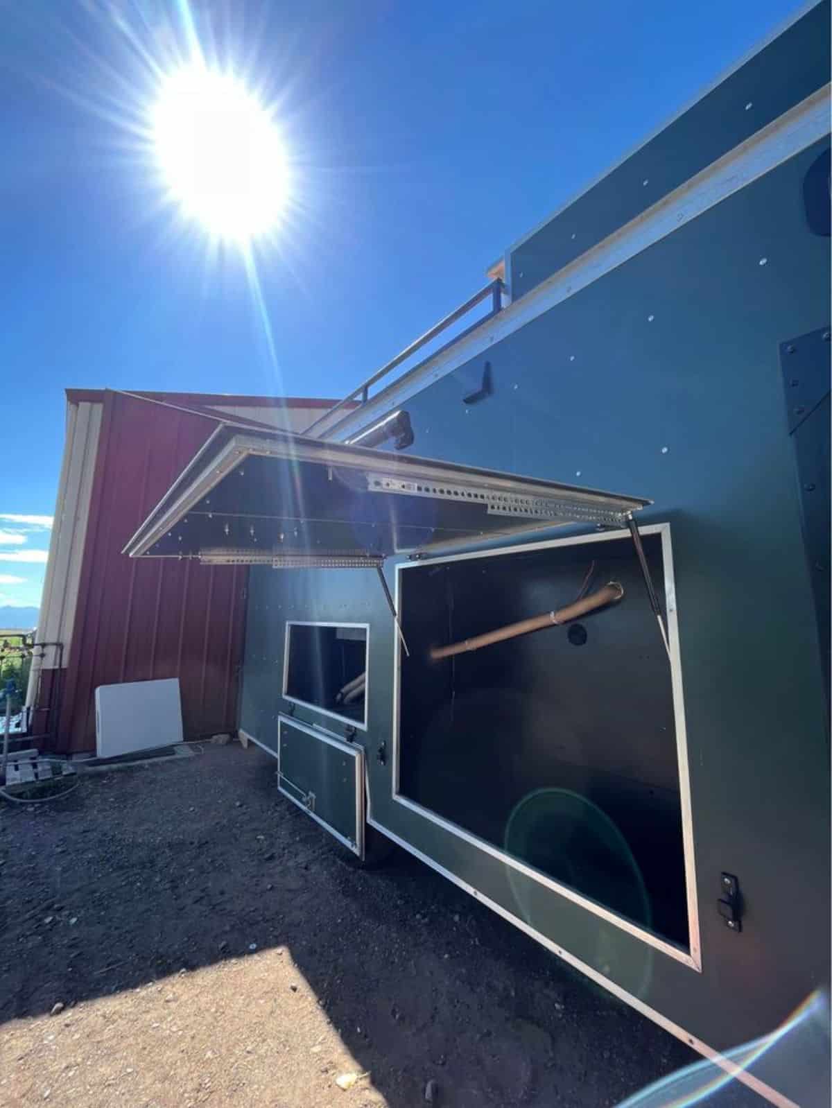 Stunning exterior of Off the grid camper