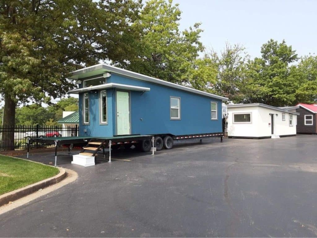 Off-grid Tiny Home Is A Live-Off-The-land Luxury Setup