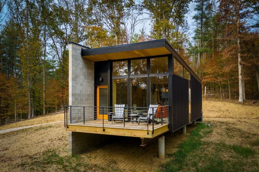 Plāhaus is an Idyllic Modern Tiny Home In Brown County, Indiana