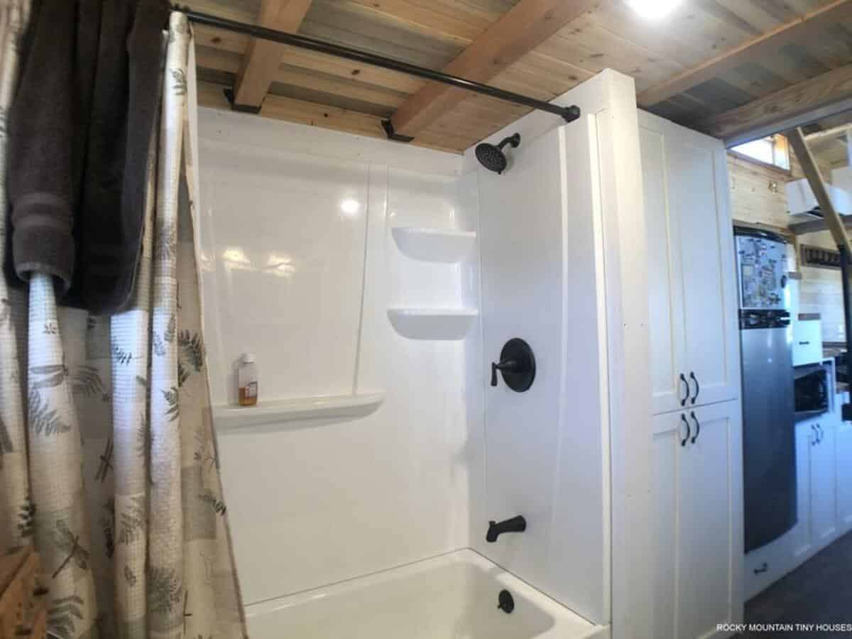 Full sized shower stall