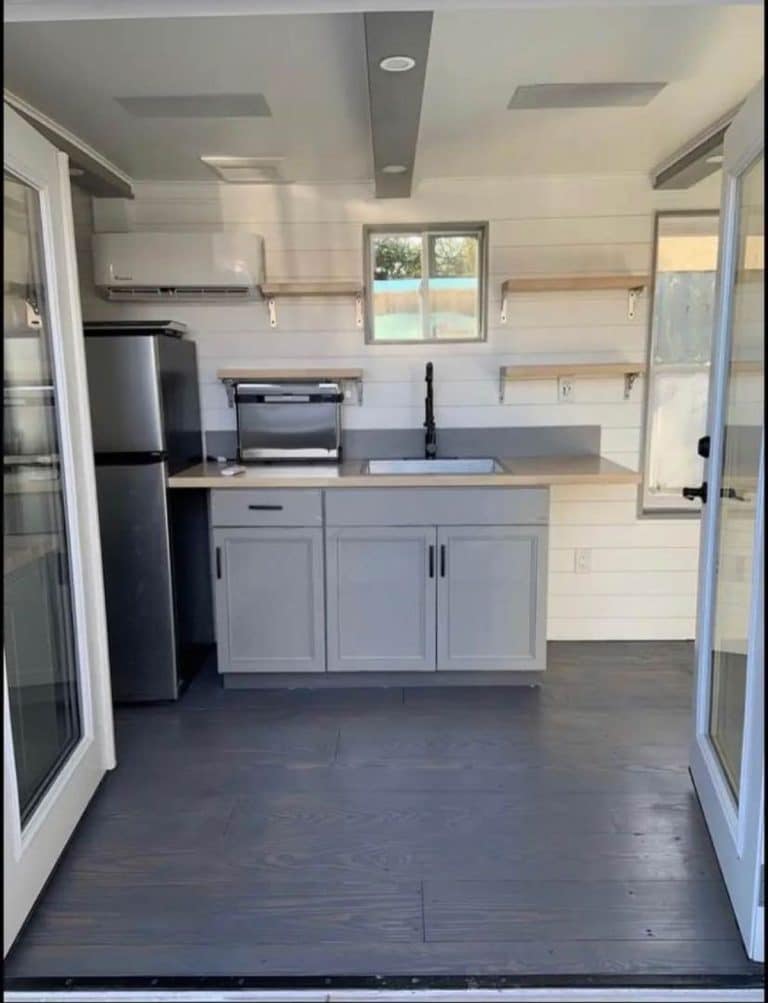 Solar Powered Tiny Home Manages Offgrid Tiny Living In Just 20'