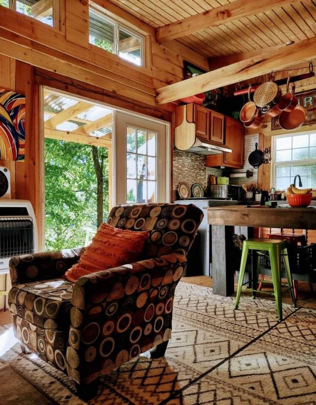 Ray’s Cabin Off-the-Grid Tiny House indoor cosy area.