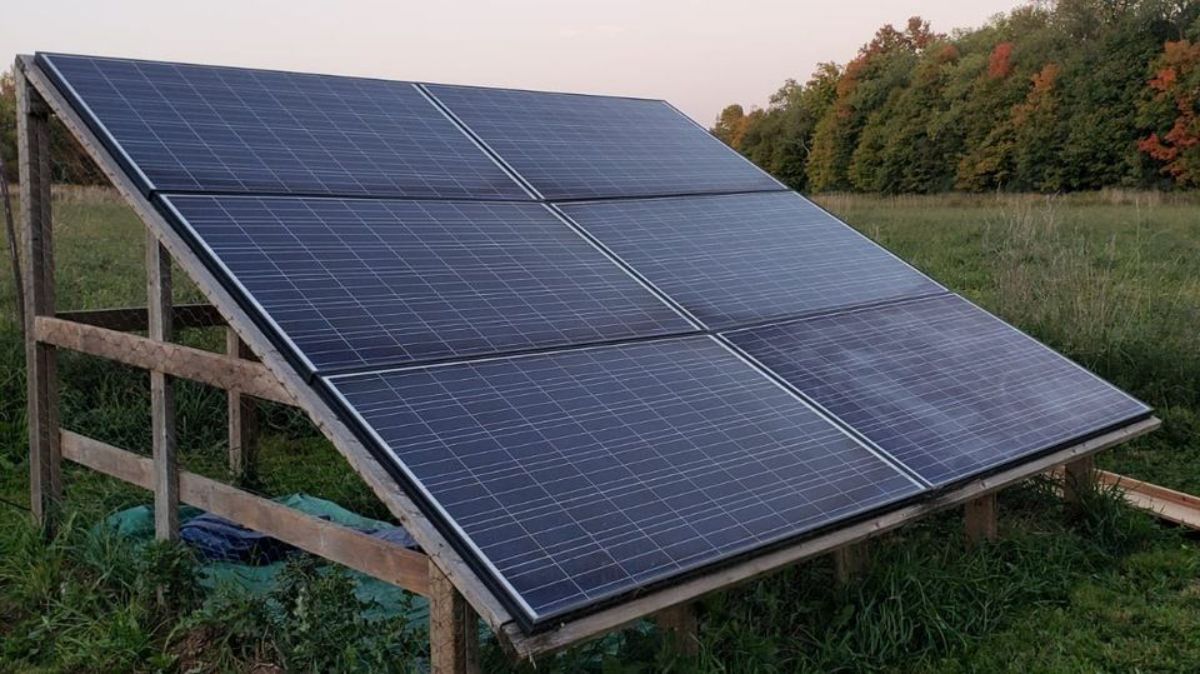 solar panel is included in the deal