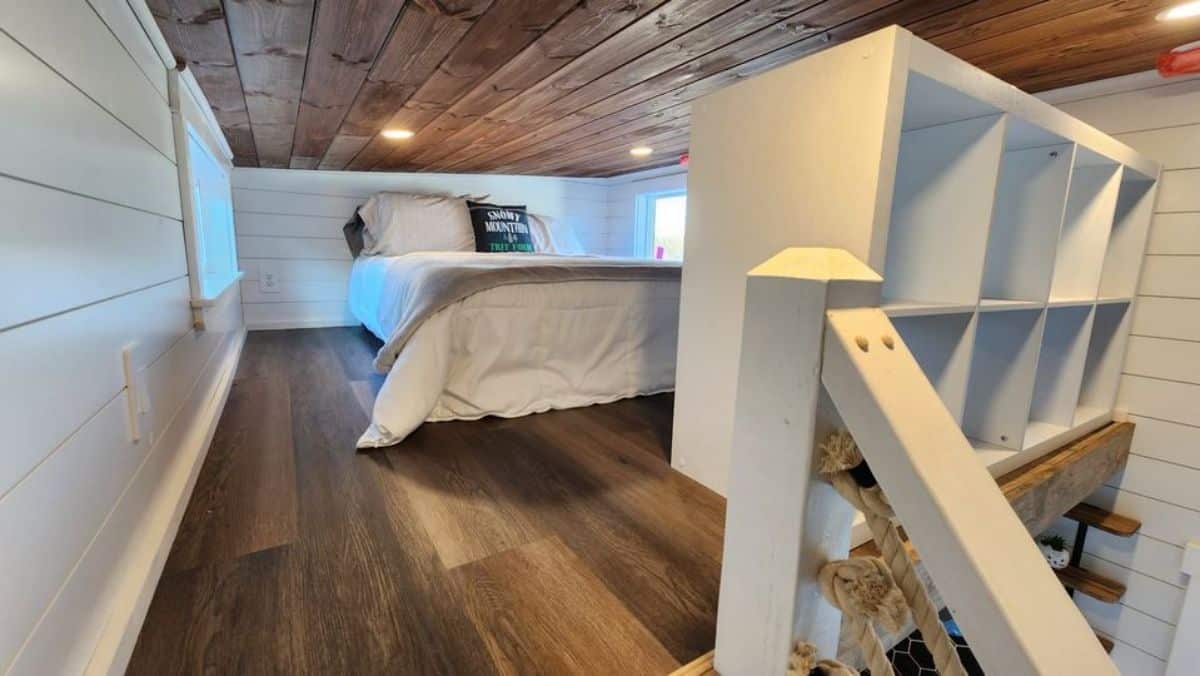 loft bedroom is gorgeous and has an ample space left apart from king mattress