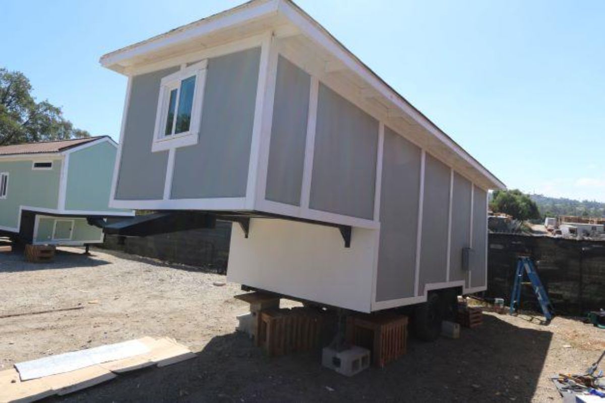 backside view of brand new 24’ tiny house