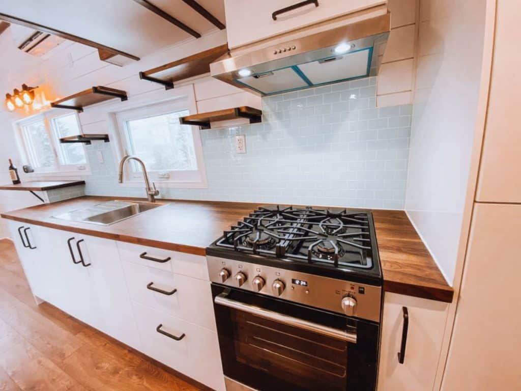 Picture of Brand New 28' Tiny Home Comes With Off-Grid Upgrades - Tiny Houses
