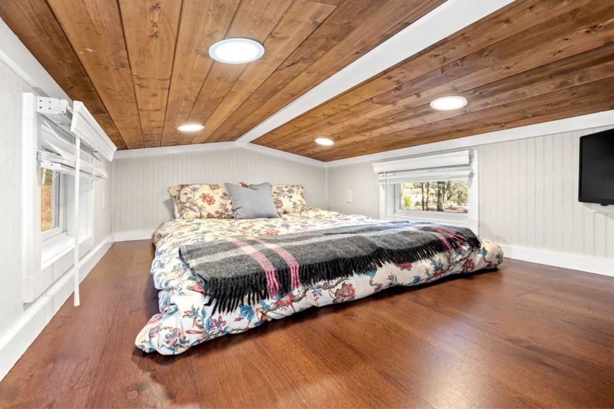 comfortable mattress on the loft makes it even more cozy