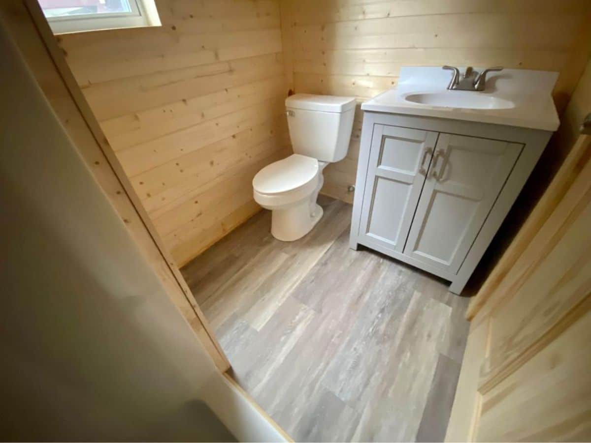 full fledged bathroom with ample space