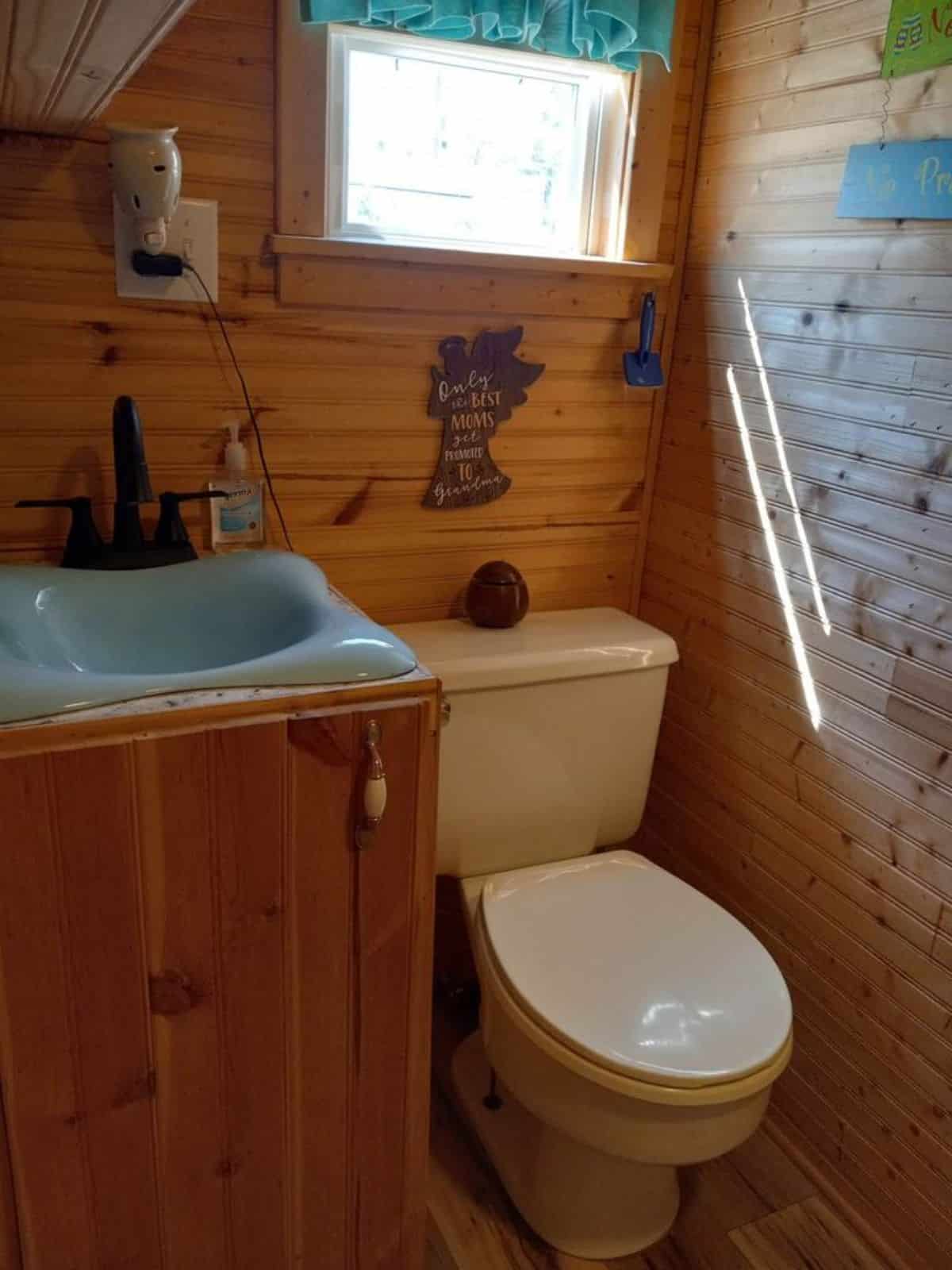 standard fittings in bathroom of the tiny house in Florida