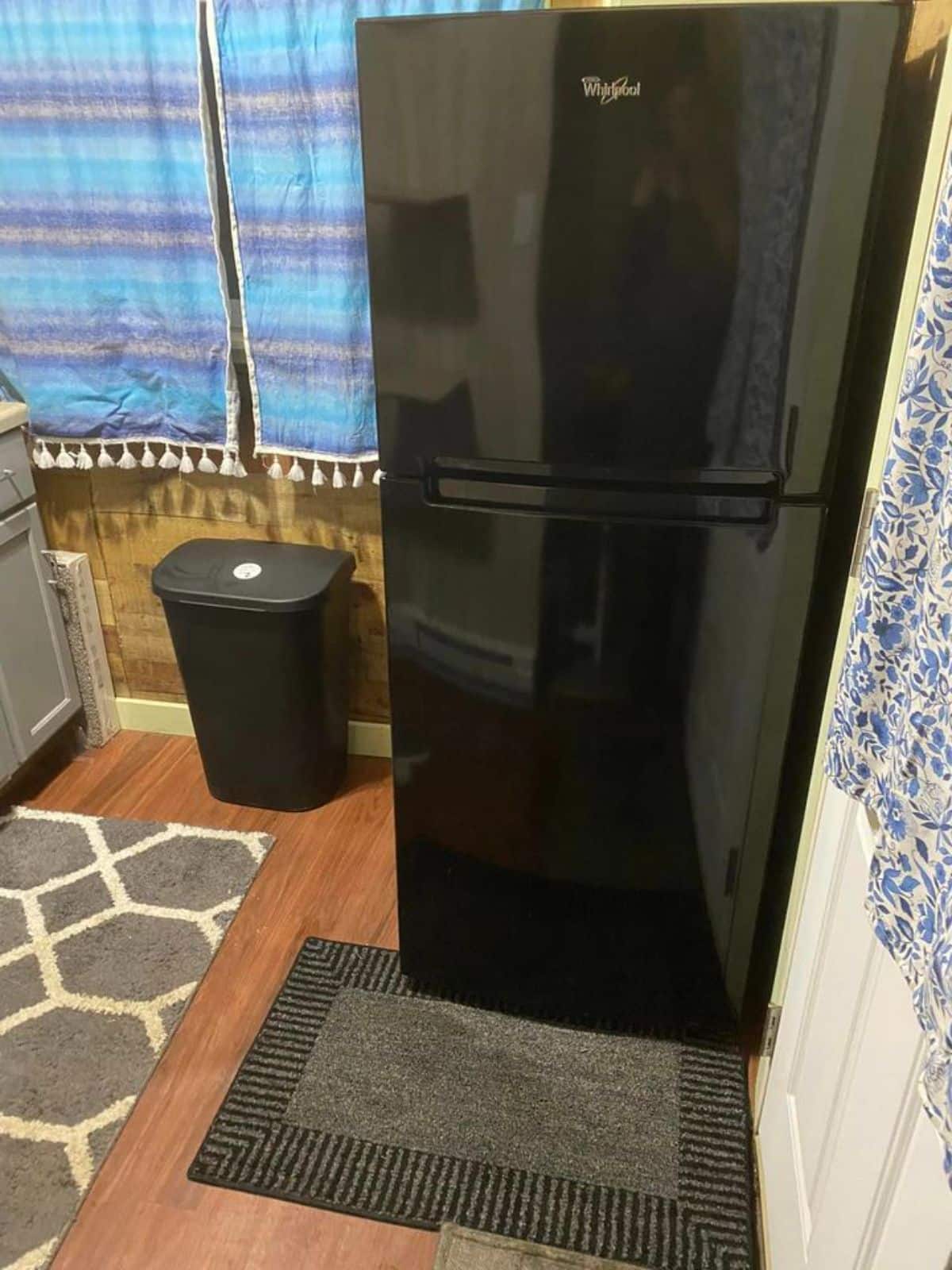 double door refrigerator in the kitchen area included in the deal