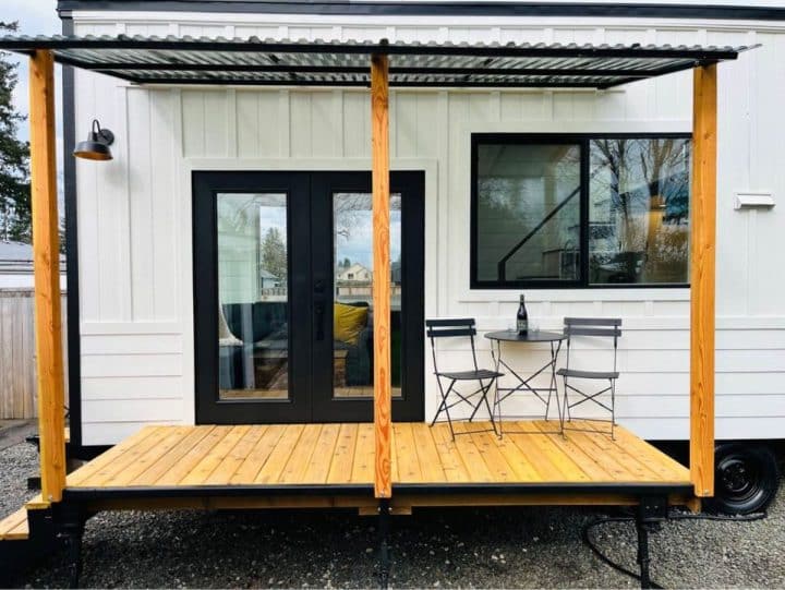 26' One Bedroom Custom Home Is A Fully Furnished High-End Setup! - Tiny ...