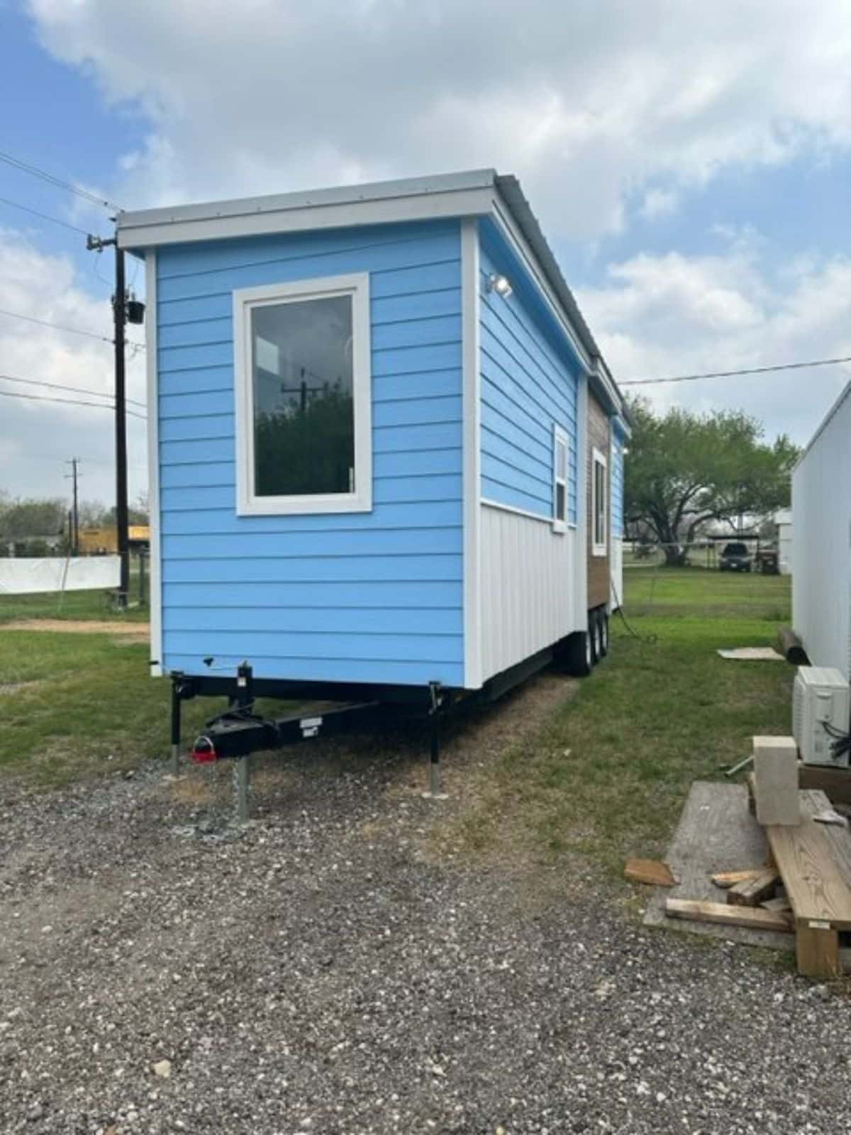 backside of one bedroom tiny home