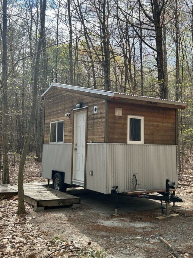 Budget-Friendly $38K Tiny Offgrid House - Tiny Houses