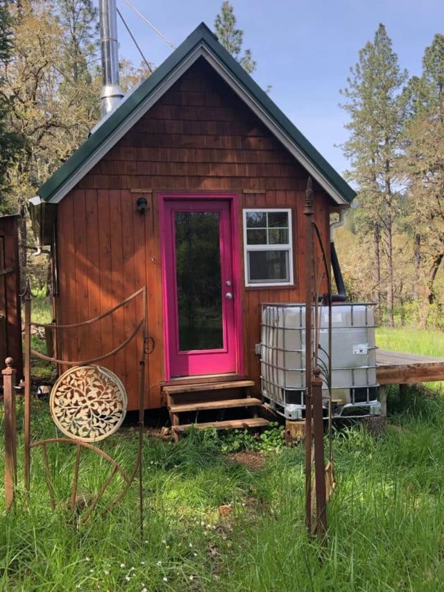 Sub House 18' Tiny Cabin House Is A Super Cozy, Sub-$20K Dwelling! - Tiny Houses