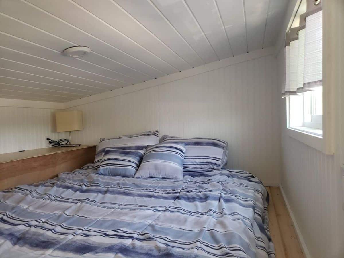 loft bedroom has a mattress but can accommodate a single bed