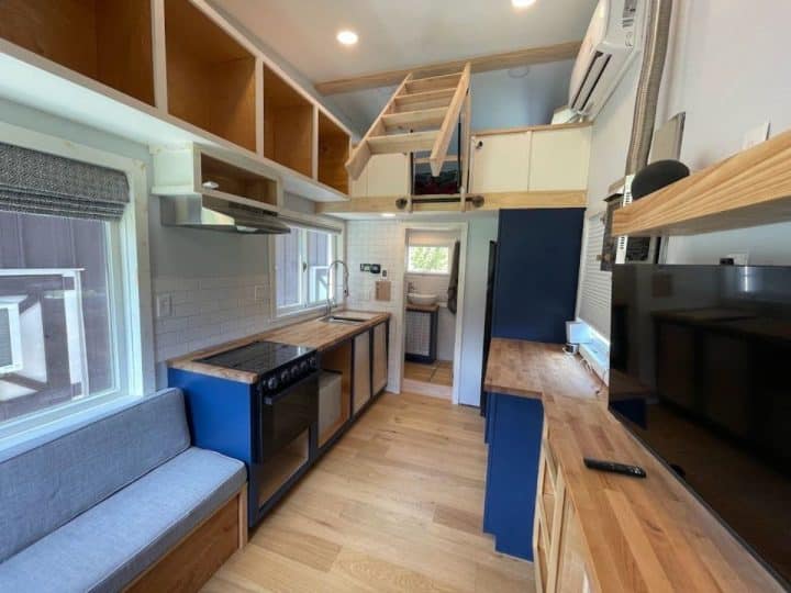 Fully Offgrid Home Is The Perfect Live-Off-The-Land Setup With Custom ...