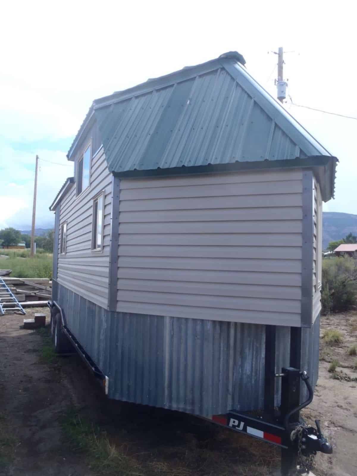 backside of 27’ towable tiny house