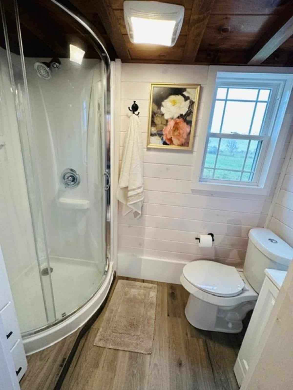 bathroom of fully furnished home has all the standard fittings